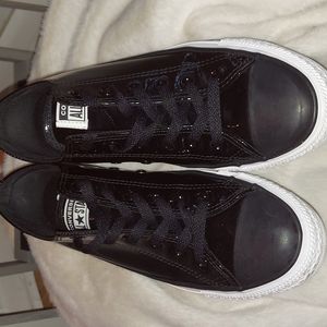 Converse low top